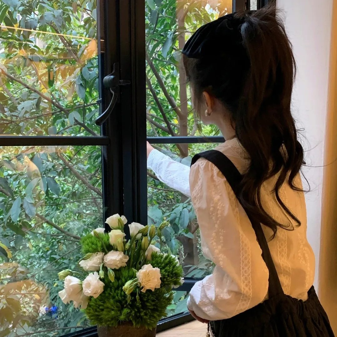 艳曲情诗封面