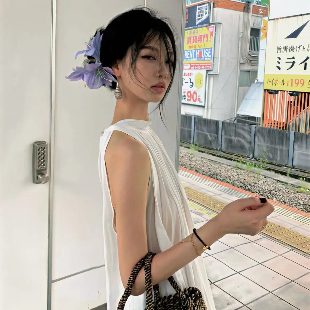 艾拉妮丝封面